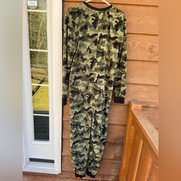 Camo onesie - Picture 3 of 5